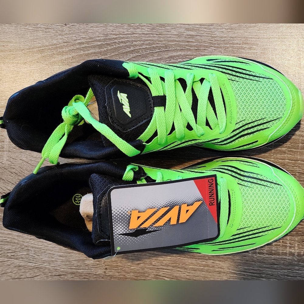 Avia Green Men Running 10.5 shoes